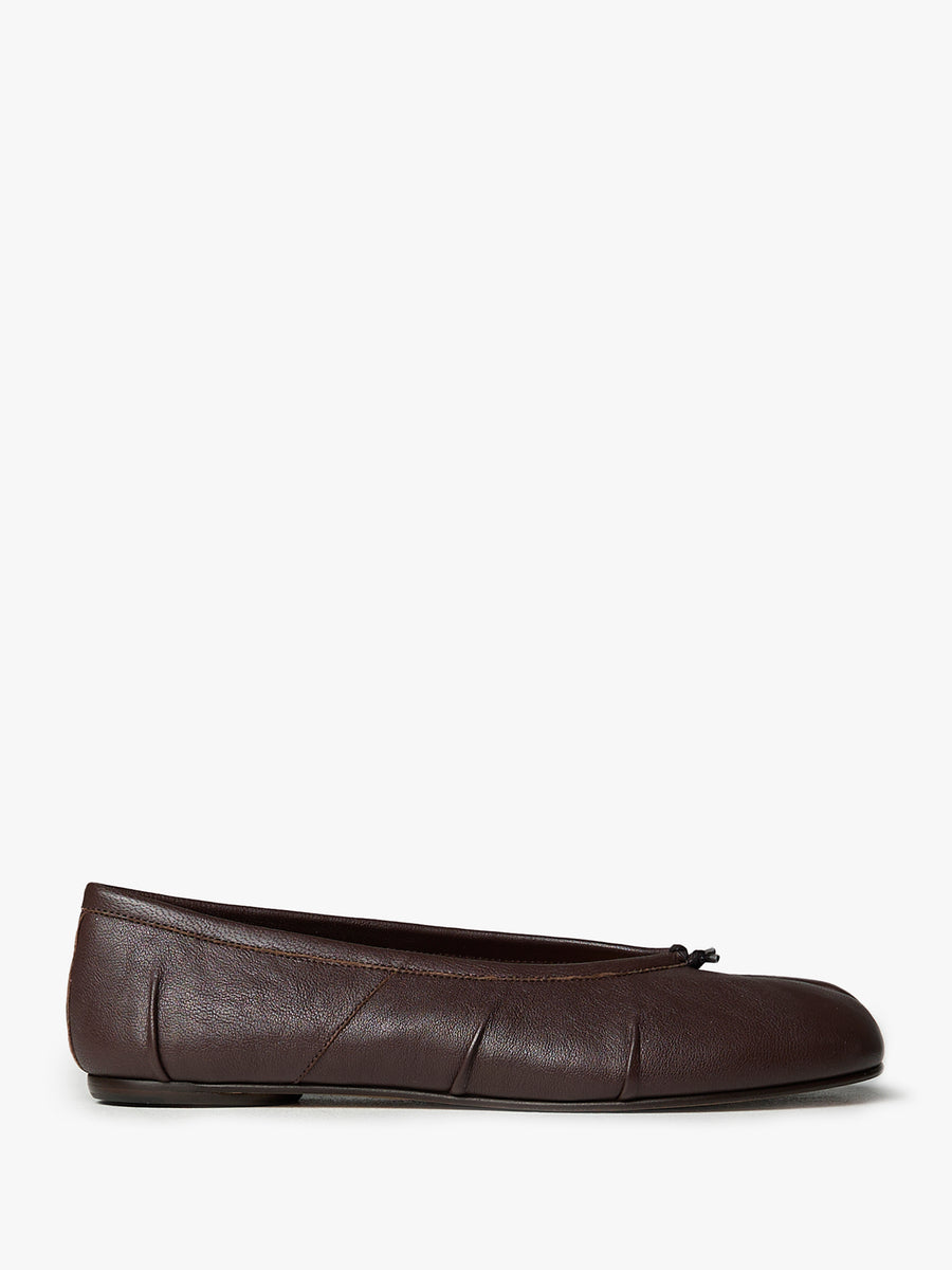 Maison Margiela Tabi Ballerina Shoe In Moka